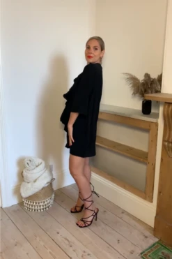 Hoxton Gal Oversize 3/4 Sleeves Frilled Front Tunic Black 5 Hoxton Gal Oversize 3/4 Sleeves Frilled Front Tunic Black -Liquosmi Store DnBjM2W0 11279