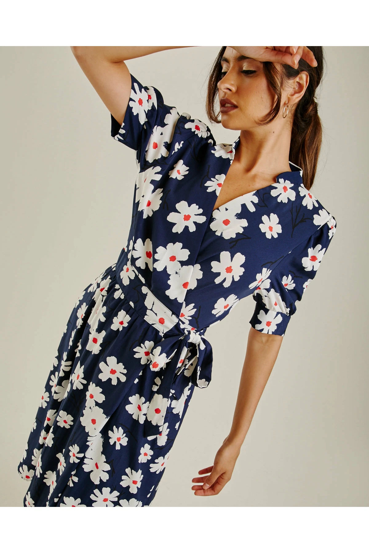 Dusty Pink Daisy Printed Wrapped Hem Dress | Dark Blue 2 Dusty Pink Daisy Printed Wrapped Hem Dress | Dark Blue - Image 2