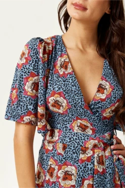 Liquorish Divine Grace Midi Wrap Dress Floral Leopard Print 9 Liquorish Divine Grace Midi Wrap Dress Floral Leopard Print -Liquosmi Store NSiLQRCd 8697