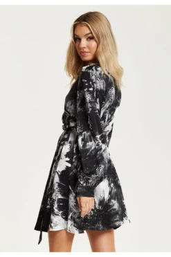 Liquorish Mono Abstract Print Mini Wrap Dress -Liquosmi Store QDlA6sgC 15660