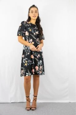 Signage Round Neck Short Puff Sleeve Midi Dress