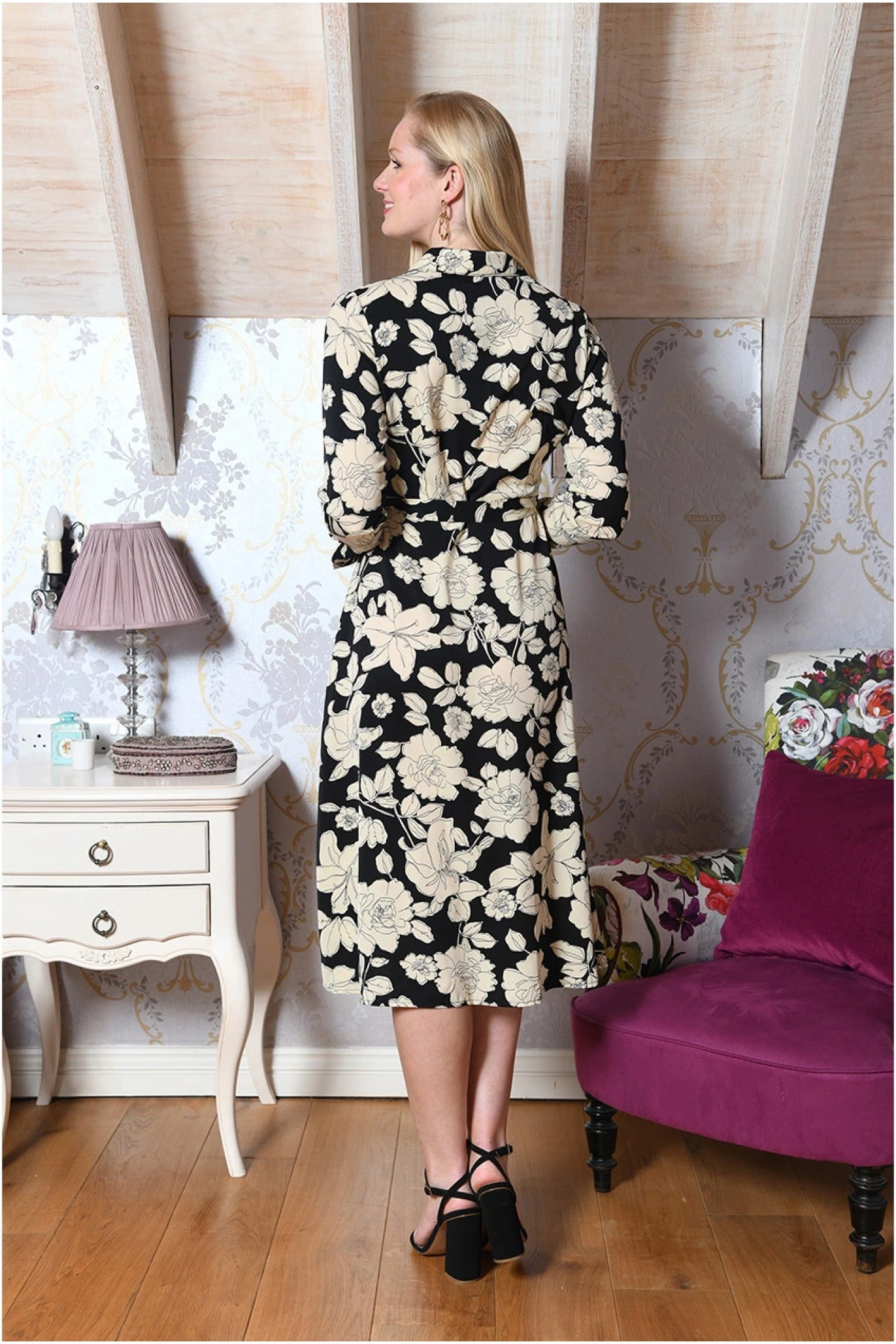 Mela London Long Sleeve Pleated Monochrome Midi Dress 2 Mela London Long Sleeve Pleated Monochrome Midi Dress - Image 2