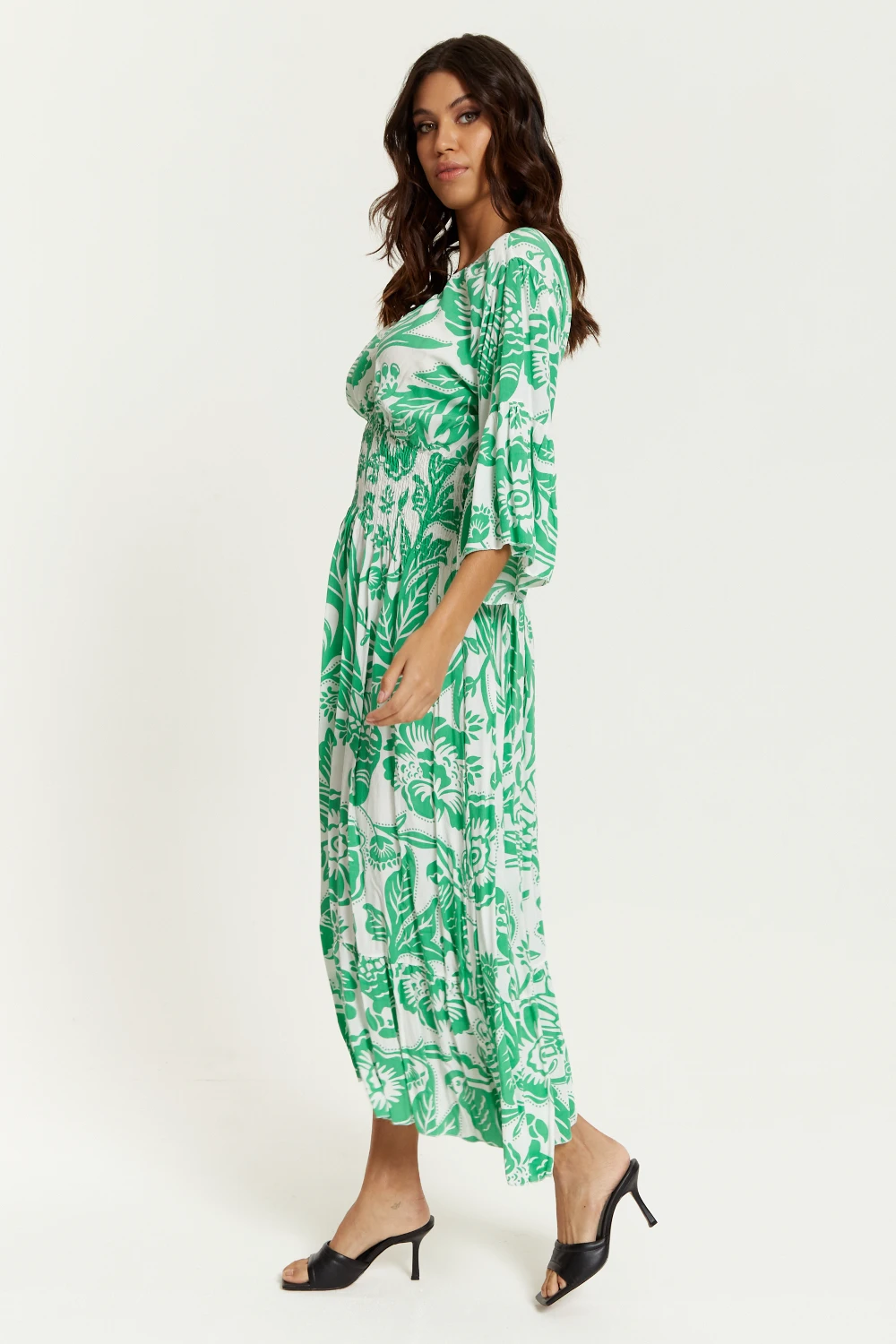 Hoxton Gal Oversized V Neck Detail Floral Print Maxi Dress 2 Hoxton Gal Oversized V Neck Detail Floral Print Maxi Dress - Image 2